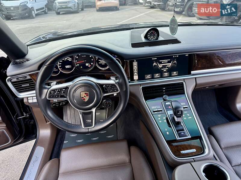 Фастбек Porsche Panamera 2016 в Києві