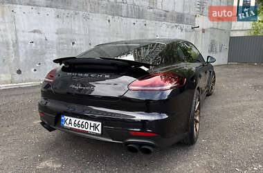 Фастбек Porsche Panamera 2013 в 