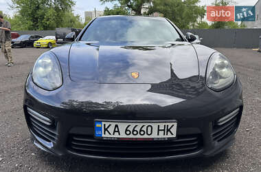 Фастбек Porsche Panamera 2013 в 