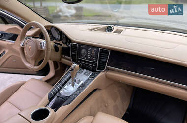 Фастбэк Porsche Panamera 2015 в 