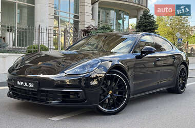 Фастбэк Porsche Panamera 2018 в 