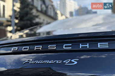 Фастбэк Porsche Panamera 2018 в 