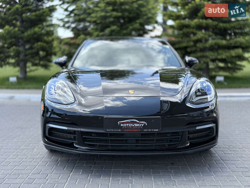 Фастбек Porsche Panamera 2018 в Одесі