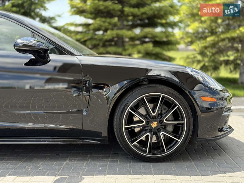 Фастбек Porsche Panamera 2018 в Одесі