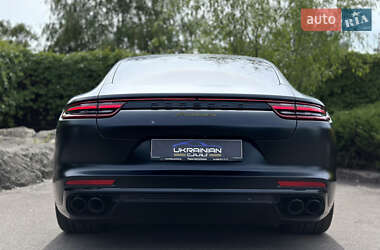 Универсал Porsche Panamera 2017 в 