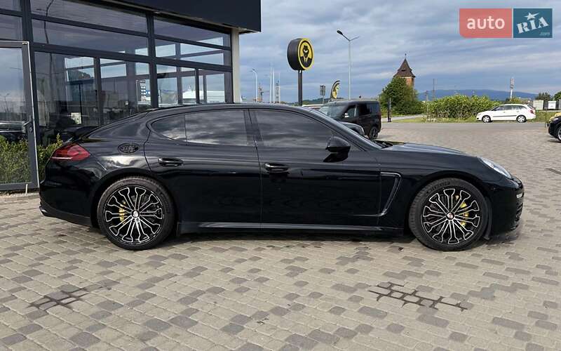Фастбек Porsche Panamera 2014 в Мукачевому