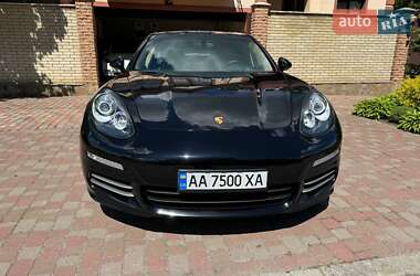 Фастбэк Porsche Panamera 2015 в 