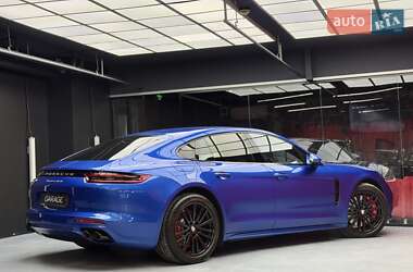 Фастбэк Porsche Panamera 2018 в 