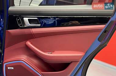 Фастбэк Porsche Panamera 2018 в 