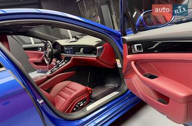 Фастбэк Porsche Panamera 2018 в 