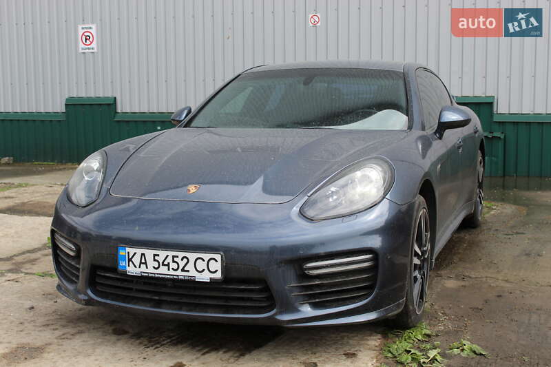 Фастбэк Porsche Panamera 2013 в Киеве