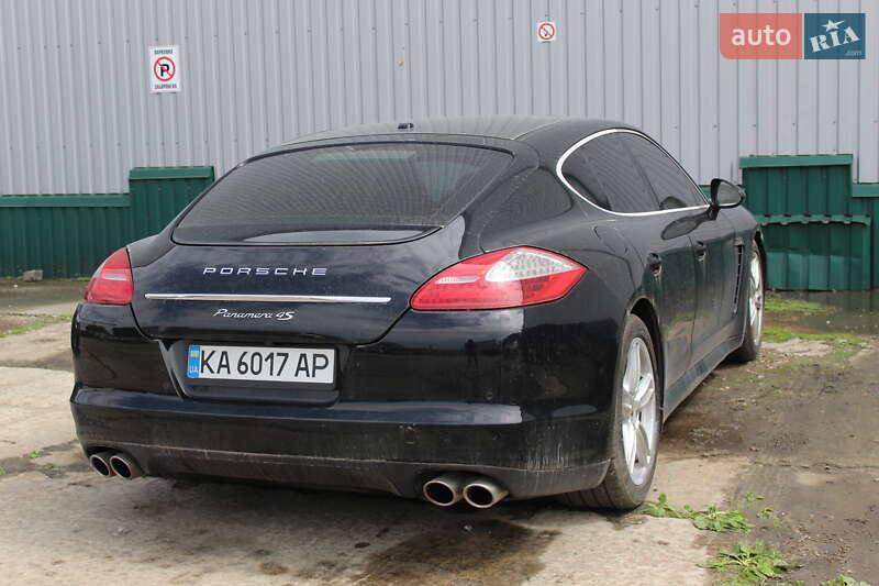 Фастбэк Porsche Panamera 2011 в Киеве