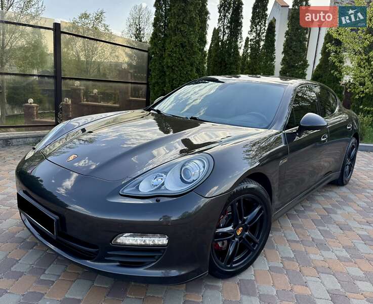Porsche Panamera 2012
