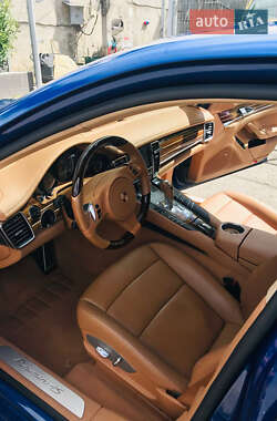Фастбэк Porsche Panamera 2010 в 