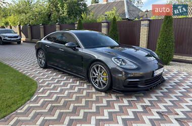 Фастбэк Porsche Panamera 2018 в Кропивницком