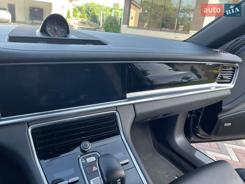 Фастбек Porsche Panamera 2018 в Києві