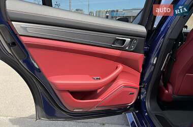 Фастбек Porsche Panamera 2023 в 