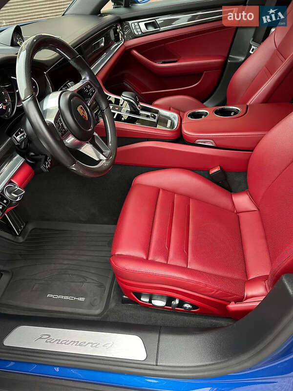 Фастбек Porsche Panamera 2018 в Києві фото 18 Фастбек Porsche Panamera 2018 в Києві