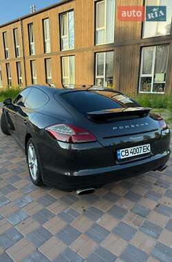 Фастбэк Porsche Panamera 2012 в 