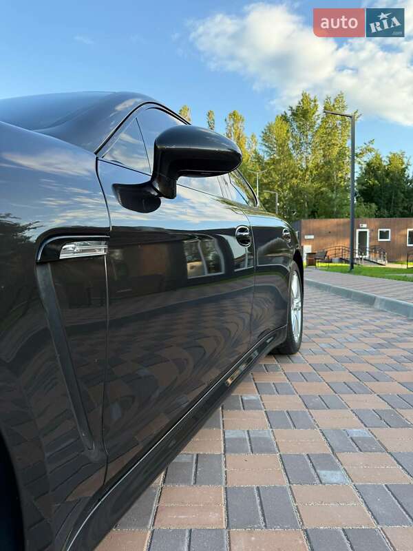 Фастбэк Porsche Panamera 2012 в Чернигове
