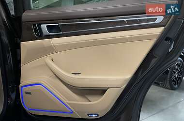 Фастбек Porsche Panamera 2018 в 