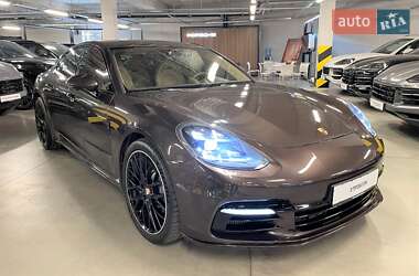 Фастбек Porsche Panamera 2018 в Києві