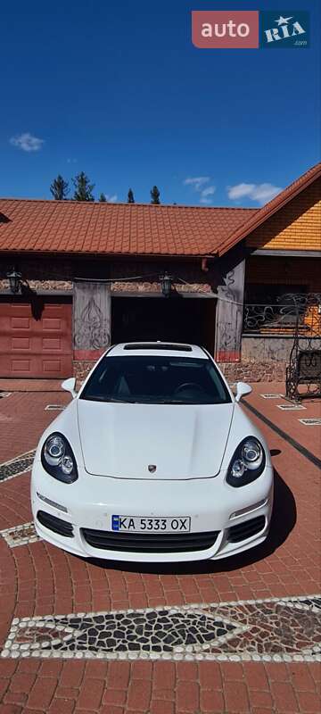 Фастбек Porsche Panamera 2014 в Києві