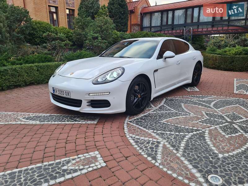 Фастбек Porsche Panamera 2014 в Києві