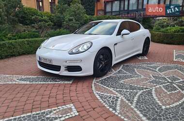 Фастбек Porsche Panamera 2014 в 