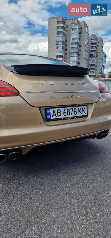 Фастбэк Porsche Panamera 2011 в Виннице