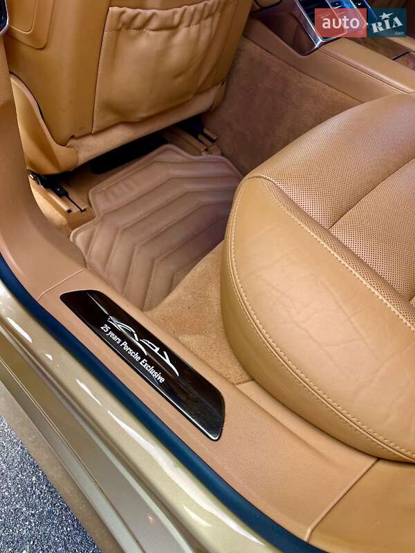 Фастбэк Porsche Panamera 2011 в Виннице