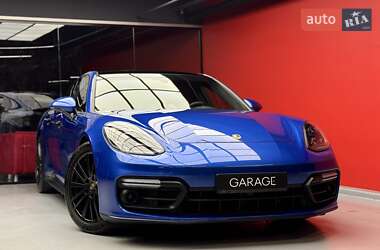 Фастбэк Porsche Panamera 2019 в 