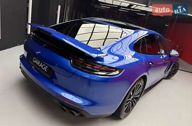 Фастбэк Porsche Panamera 2019 в 