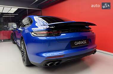 Фастбэк Porsche Panamera 2019 в 