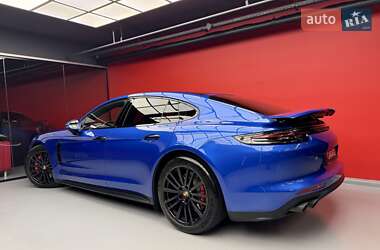Фастбэк Porsche Panamera 2019 в 