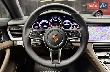 Фастбэк Porsche Panamera 2019 в 