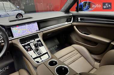 Фастбэк Porsche Panamera 2019 в 