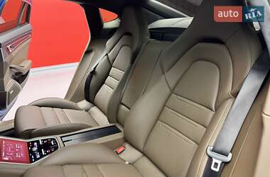 Фастбэк Porsche Panamera 2019 в 