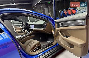 Фастбэк Porsche Panamera 2019 в 