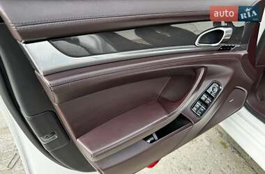 Фастбэк Porsche Panamera 2012 в 