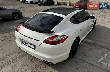 Фастбэк Porsche Panamera 2012 в 