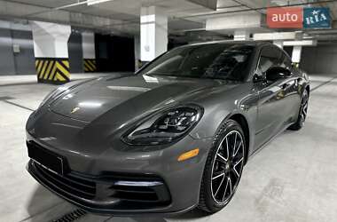 Фастбэк Porsche Panamera 2018 в 