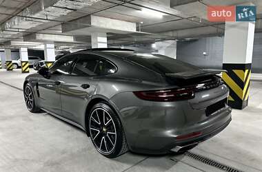 Фастбэк Porsche Panamera 2018 в 