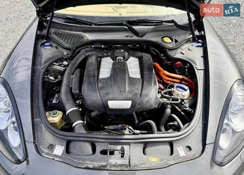 Фастбэк Porsche Panamera 2014 в Киеве фото 8 Фастбэк Porsche Panamera 2014 в Киеве