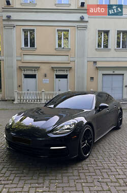 Фастбек Porsche Panamera 2017 в Одесі