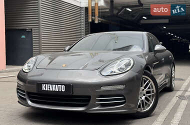 Фастбэк Porsche Panamera 2013 в 