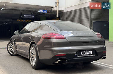 Фастбэк Porsche Panamera 2013 в 