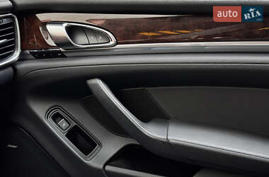 Фастбэк Porsche Panamera 2013 в 