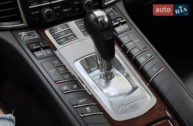 Фастбэк Porsche Panamera 2013 в 