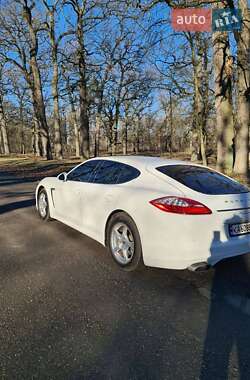 Фастбек Porsche Panamera 2012 в 